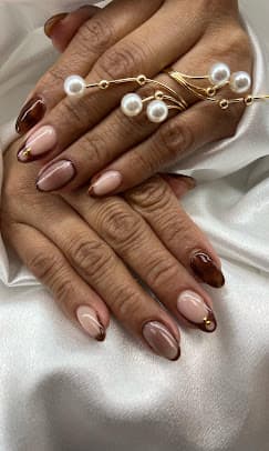 Chocolate gold French tips