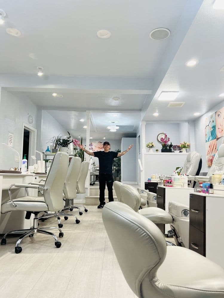 Nails by Ken salon interior in El Cerrito CA